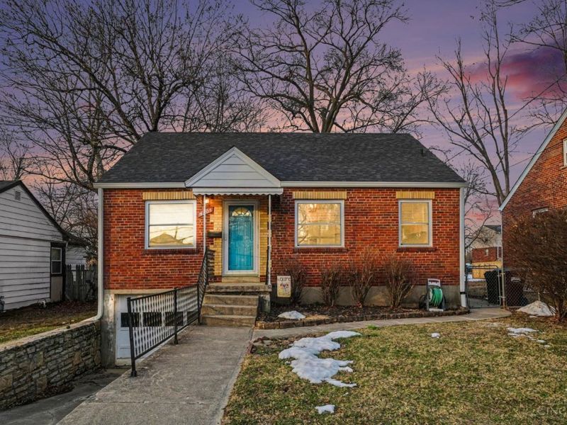 4304 Kugler Mill Road, Deer Park, OH 45236 Photo 3