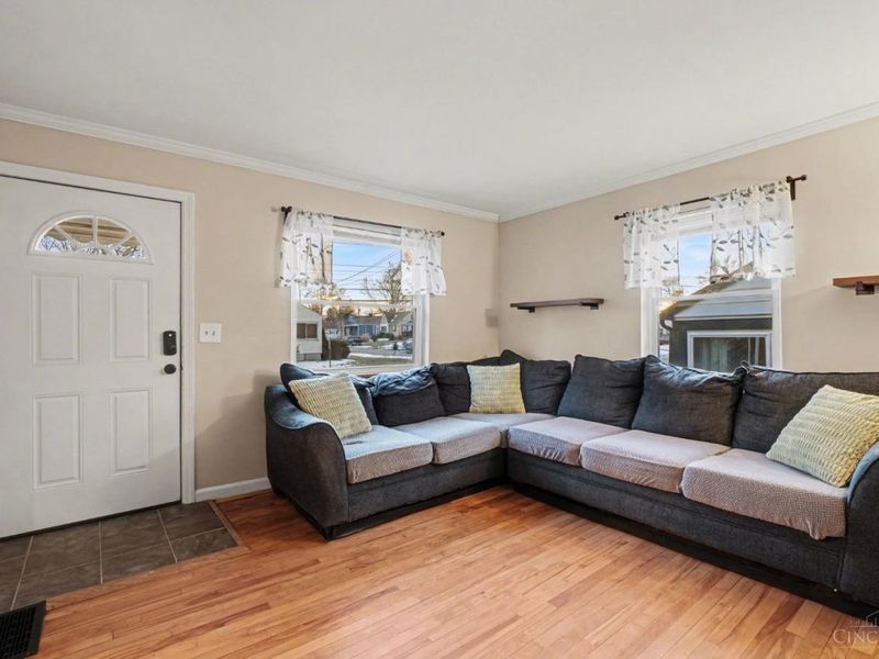 4304 Kugler Mill Road, Deer Park, OH 45236 Photo 6