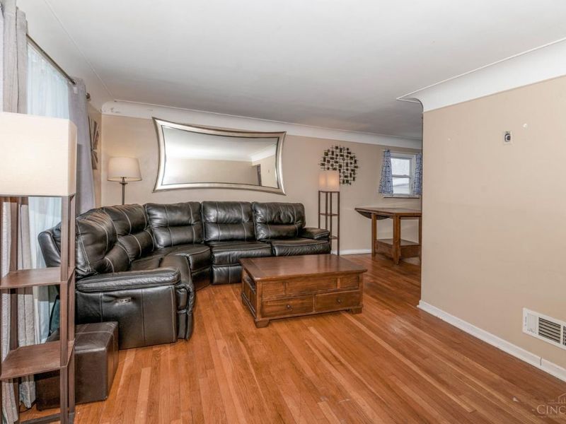 3921 Cedarwood, Cincinnati, OH 45213 Photo 3