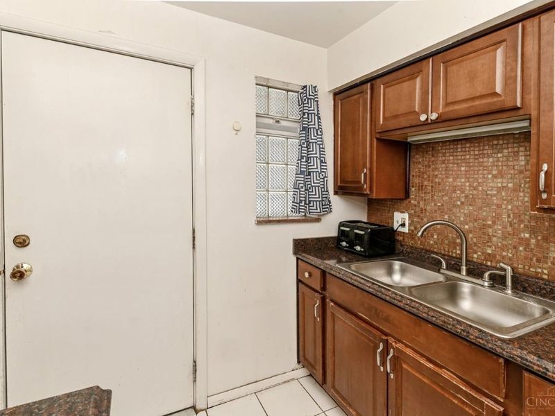 3921 Cedarwood, Cincinnati, OH 45213 Photo 6