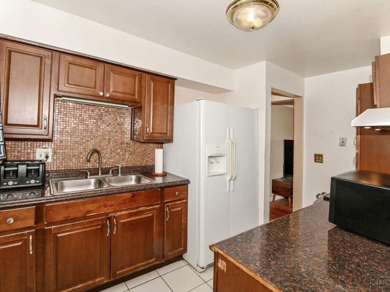 3921 Cedarwood, Cincinnati, OH 45213 Photo 7