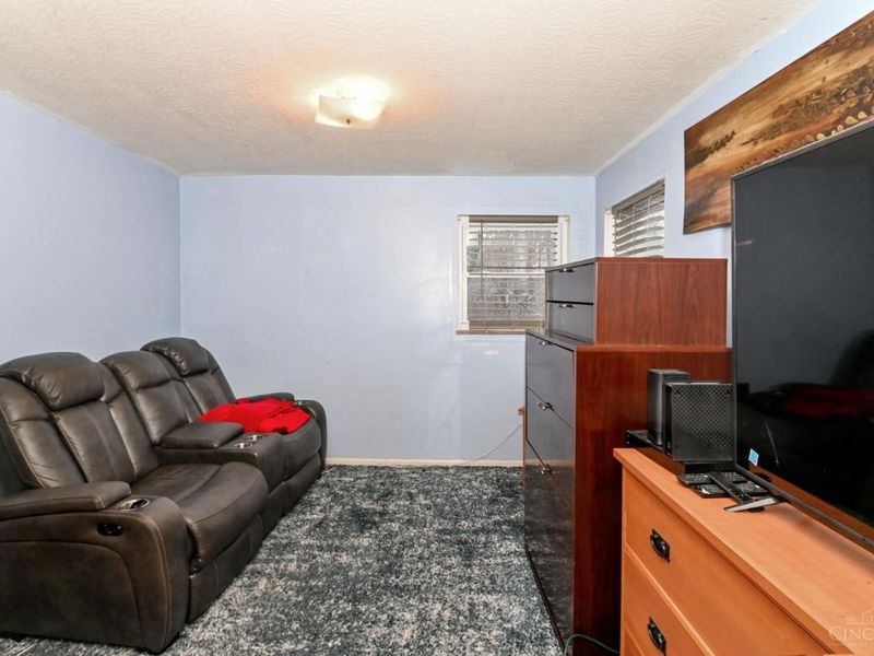 3921 Cedarwood, Cincinnati, OH 45213 Photo 9