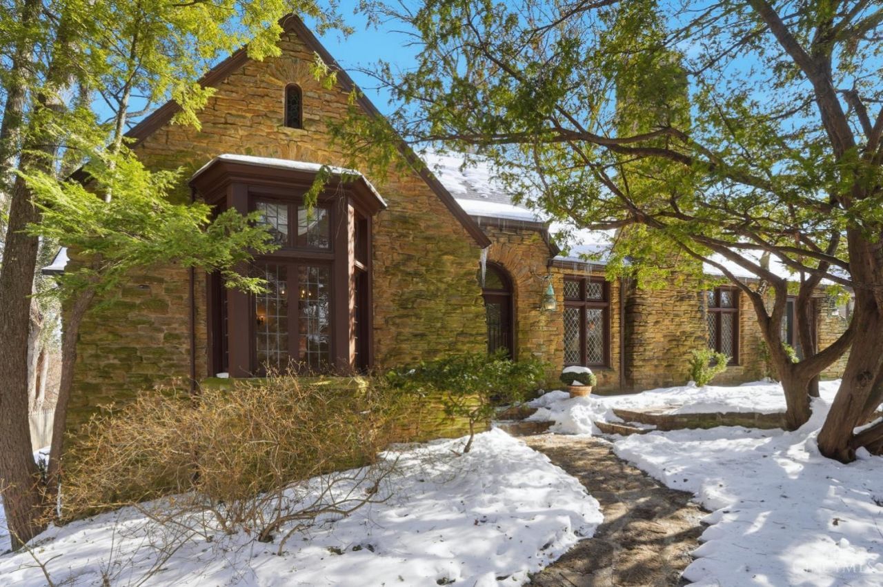 3870 Middleton Avenue, Cincinnati, OH 45220 Main Photo