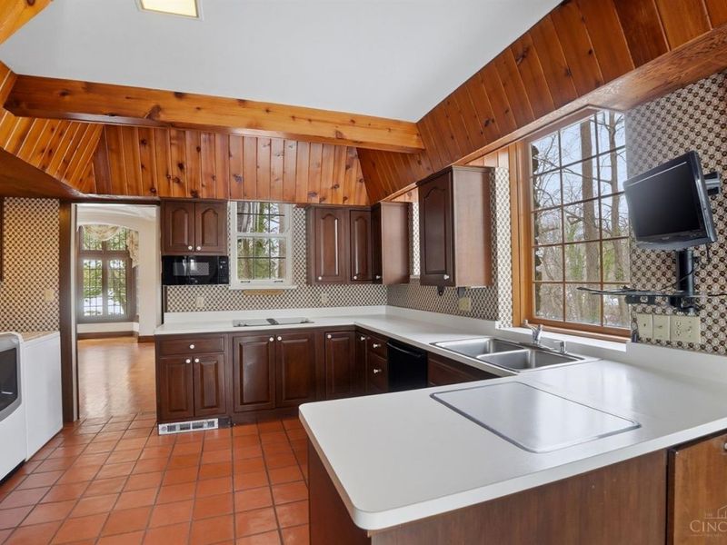 3870 Middleton Avenue, Cincinnati, OH 45220 Photo 24