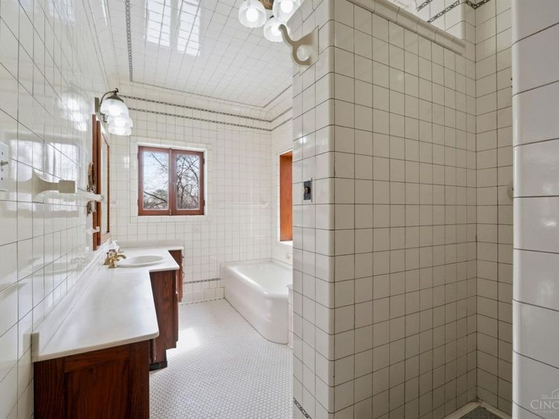 3870 Middleton Avenue, Cincinnati, OH 45220 Photo 41