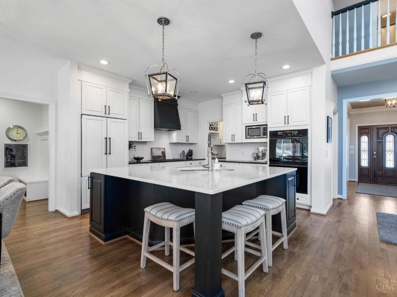 7097 Shawnee Hills Drive, Madeira, OH 45243 Photo 12