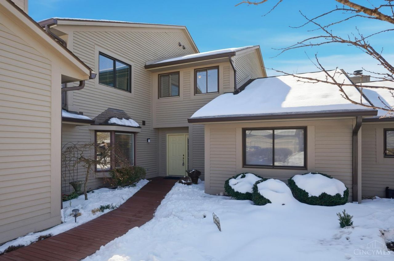 318 Miami Lakes Drive, Unit 9, Milford, OH 45150 Main Photo