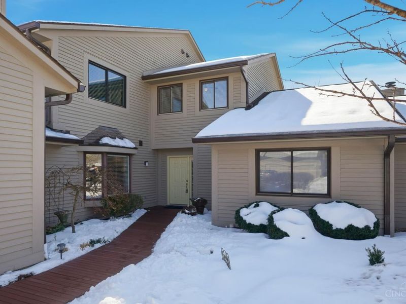 318 Miami Lakes Drive, Unit 9, Milford, OH 45150 Photo 1