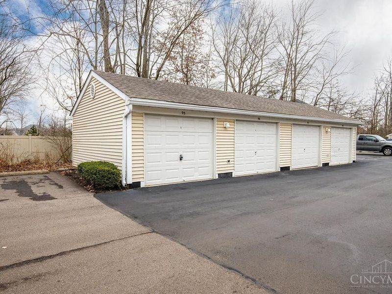 830 Carrington Place, Unit 102, Loveland, OH 45140 Photo 2