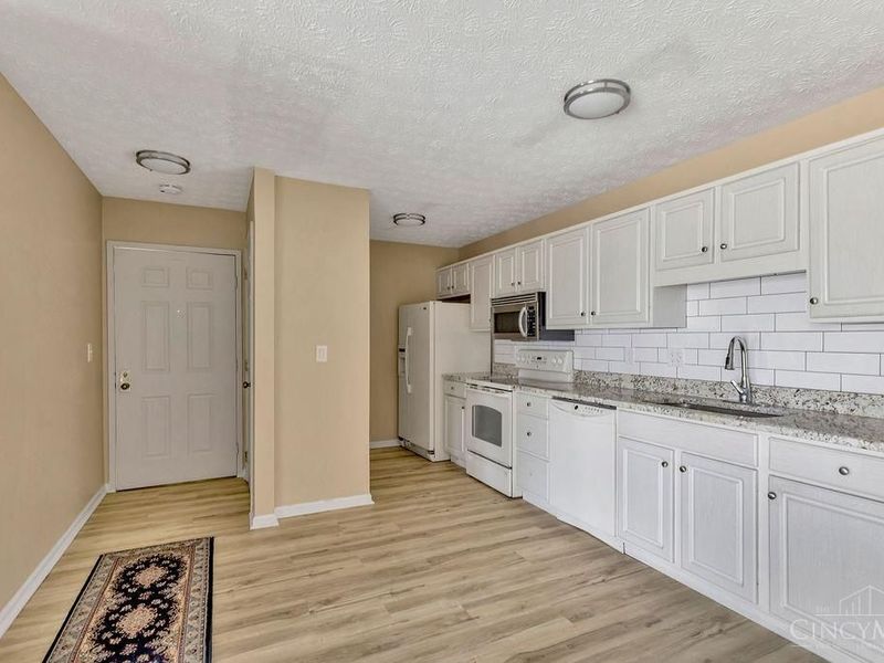 830 Carrington Place, Unit 102, Loveland, OH 45140 Photo 5