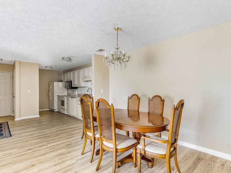 830 Carrington Place, Unit 102, Loveland, OH 45140 Photo 9