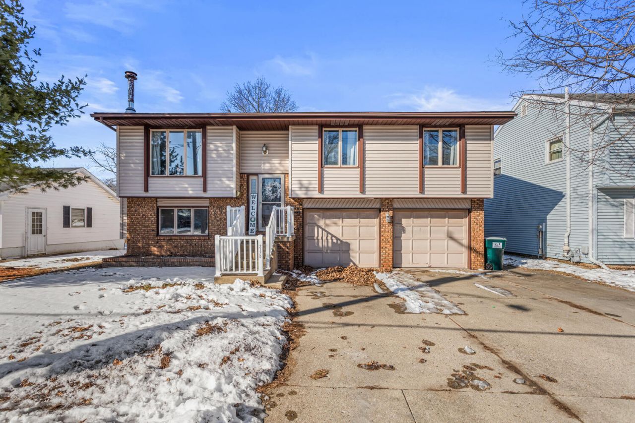 2175 N Summit Avenue, Decatur, IL 62526 Main Photo