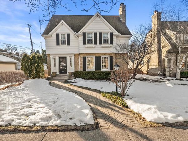 4517 N Ardmore AVENUE, Shorewood, WI 53211