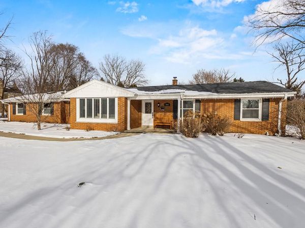7864 N Green Bay ROAD, River Hills, WI 53217