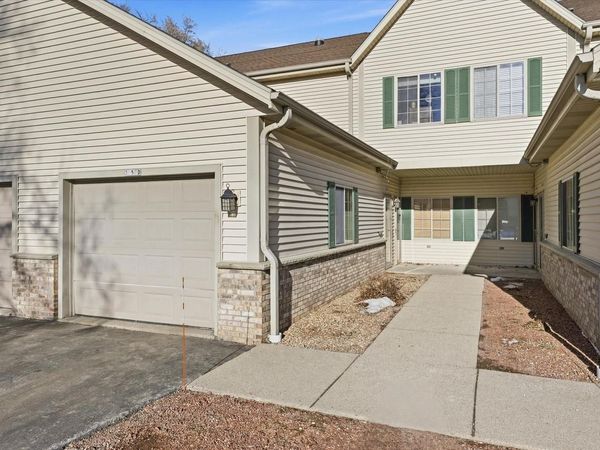 2050 Pine Ridge COURT, Unit D, Grafton, WI 53024