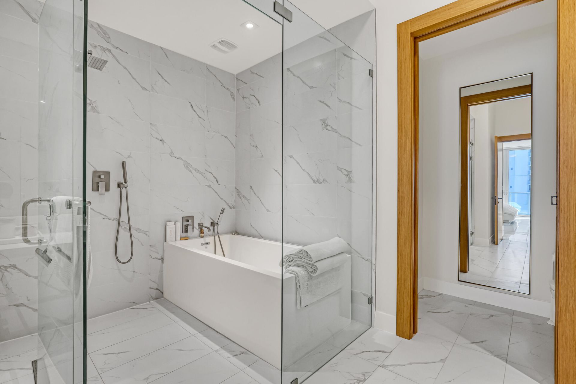 3100 N Ocean Dr, Unit 1805, Singer Island, FL 33404 Photo