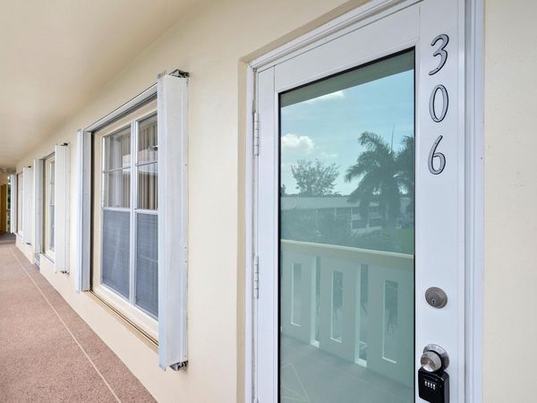 306 Wellington E, West Palm Beach, FL 33417