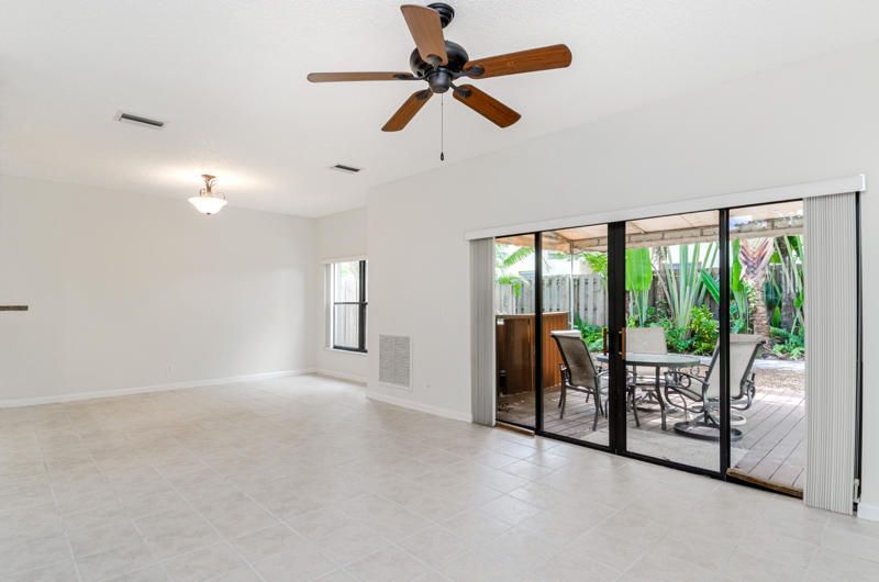 363 W Camino Real, Unit 4, Boca Raton, FL 33432 Photo