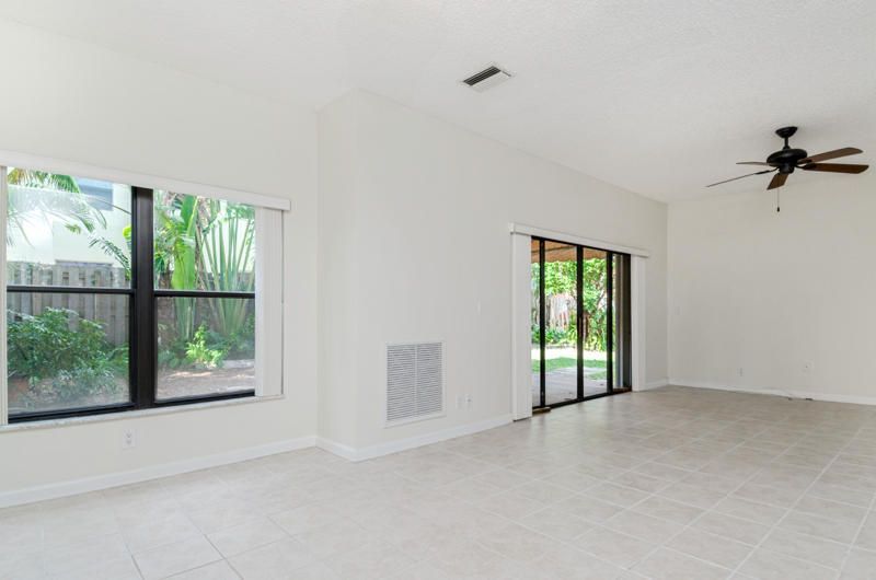363 W Camino Real, Unit 4, Boca Raton, FL 33432 Photo