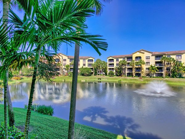 400 Uno Lago Drive, Unit 204, Juno Beach, FL 33408