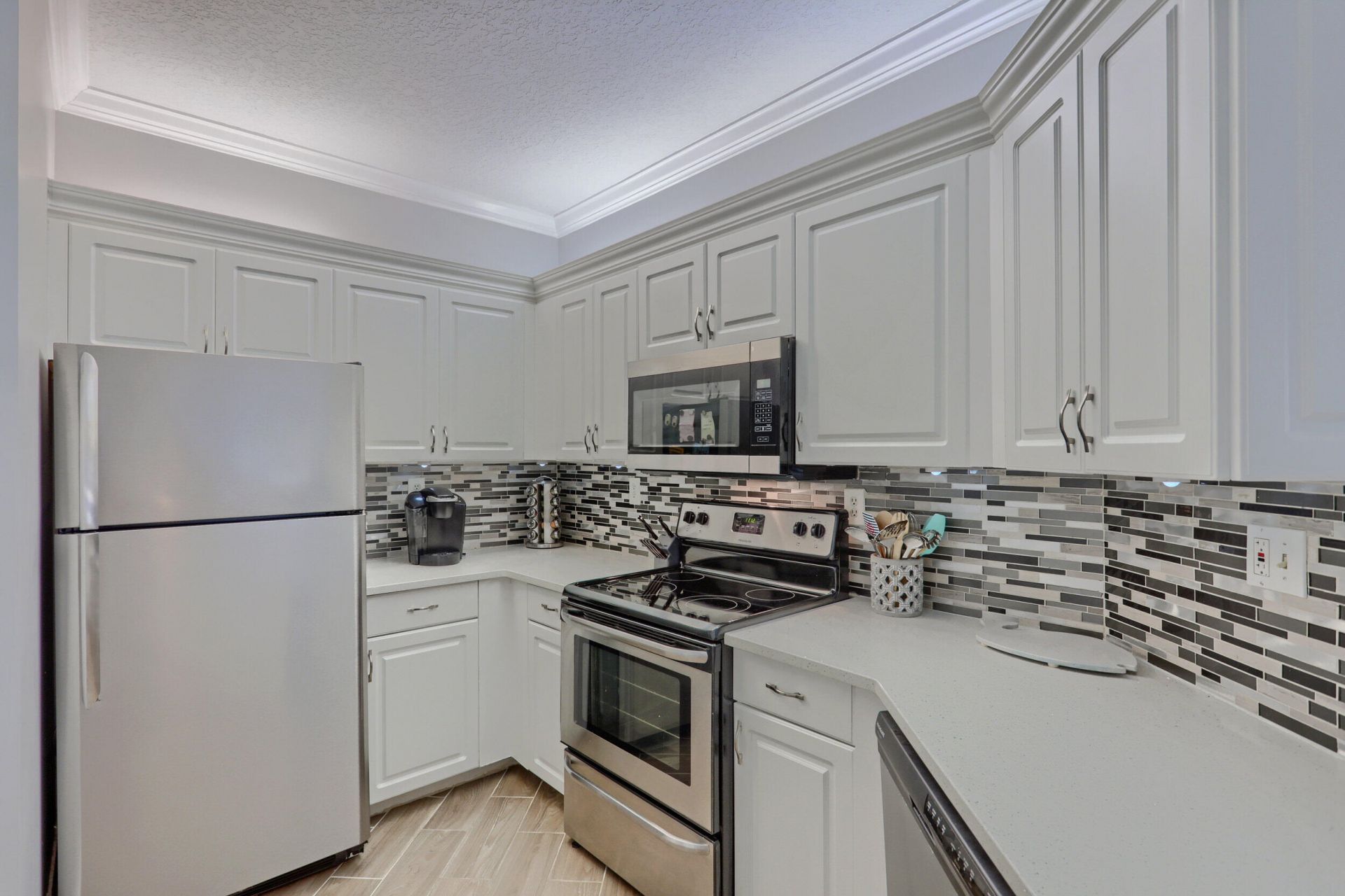 400 Uno Lago Drive, Unit 204, Juno Beach, FL 33408 Photo