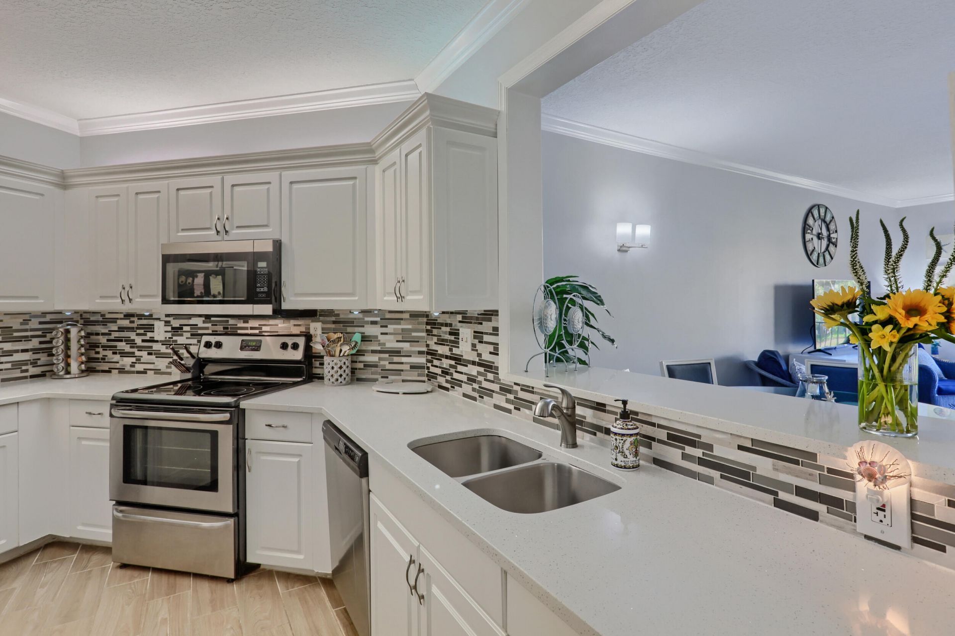 400 Uno Lago Drive, Unit 204, Juno Beach, FL 33408 Photo