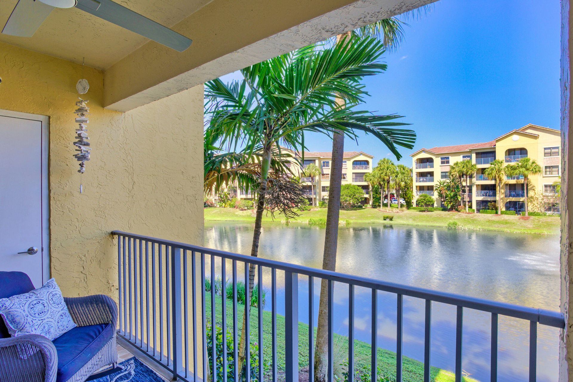400 Uno Lago Drive, Unit 204, Juno Beach, FL 33408 Photo