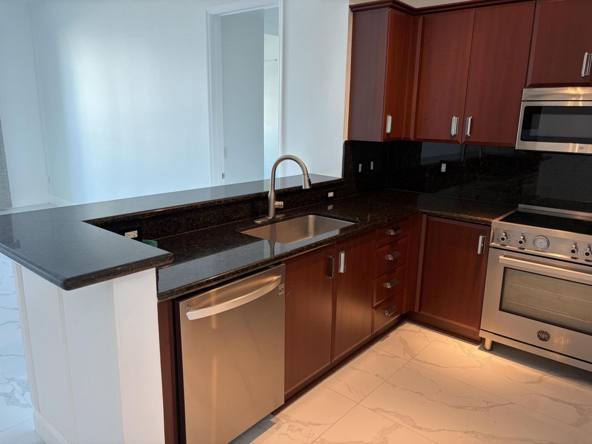 403 S Sapodilla Avenue, Unit Ph 1-7, West Palm Beach, FL 33401 Photo