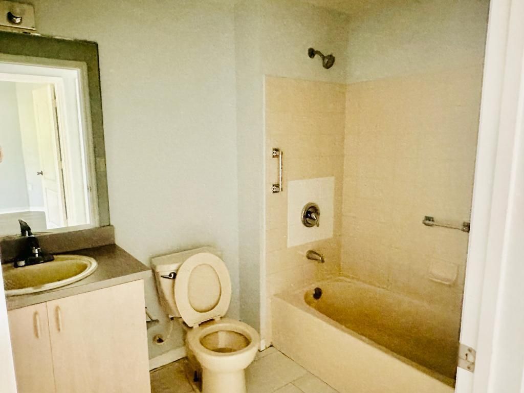 114 SW Peacock Boulevard, Unit 8-103, Port Saint Lucie, FL 34986 Photo