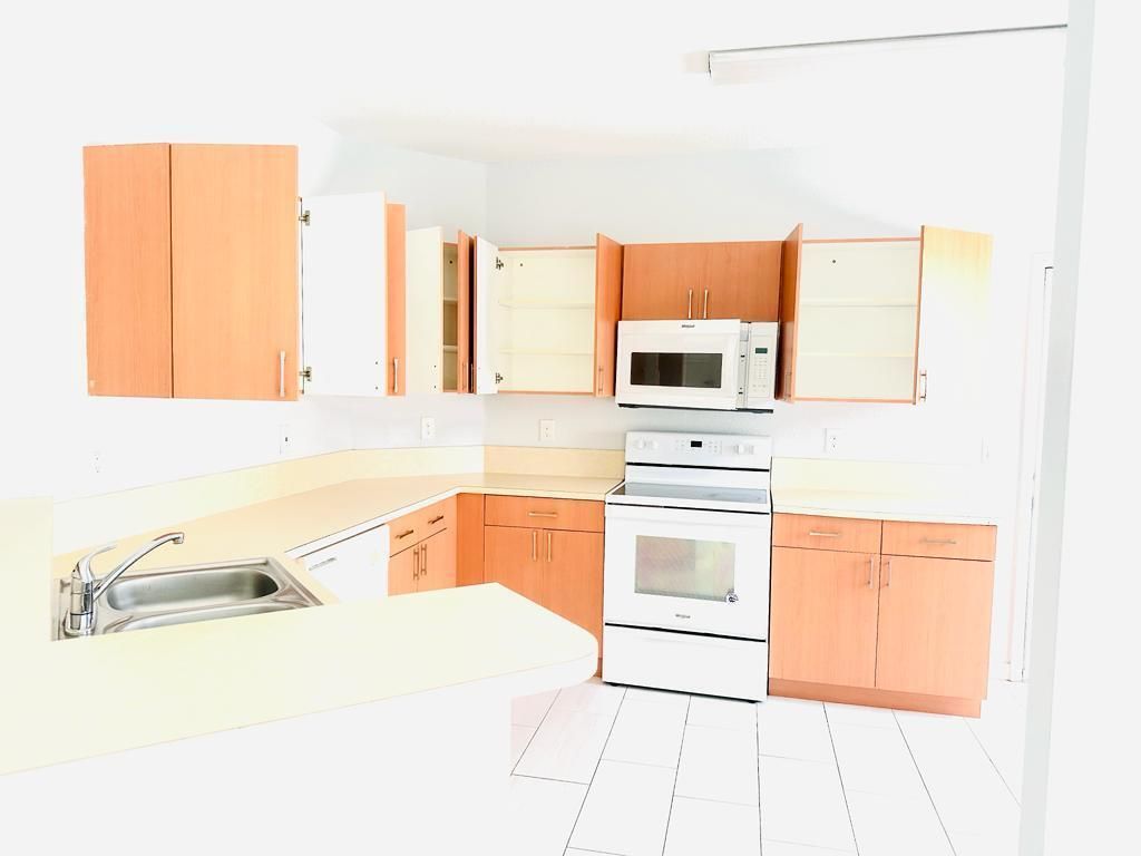 114 SW Peacock Boulevard, Unit 8-103, Port Saint Lucie, FL 34986 Photo