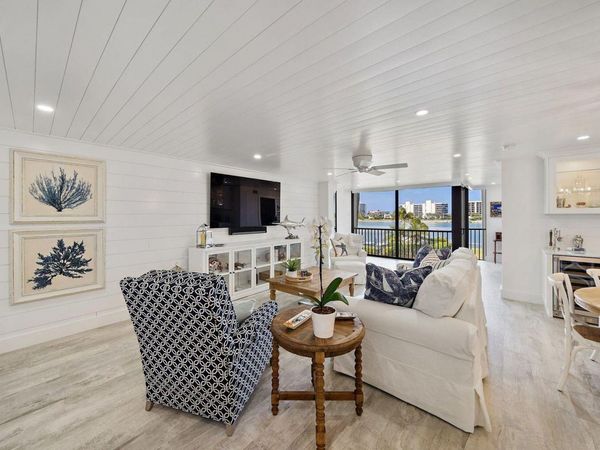 19800 S Sandpointe Bay Drive, Unit 210, Tequesta, FL 33469