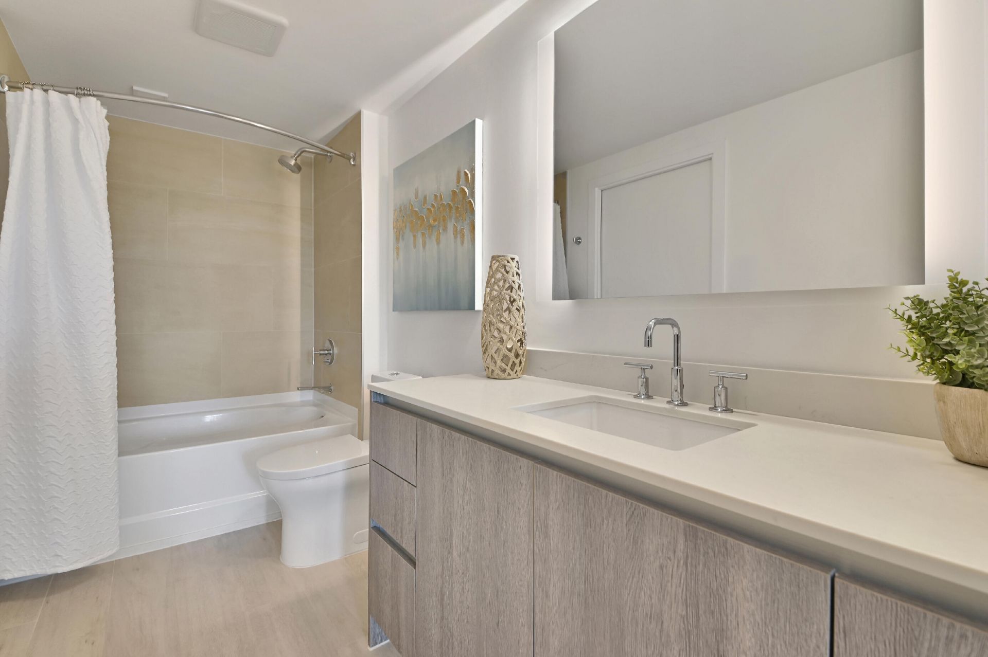 111 SE 1st Avenue, Unit 214, Delray Beach, FL 33444 Photo