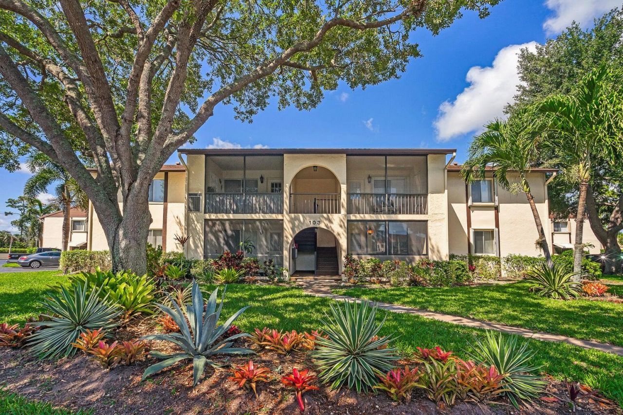 103 Lake Pine Circle Circle, Unit D-1, Greenacres, FL 33463 Main Photo