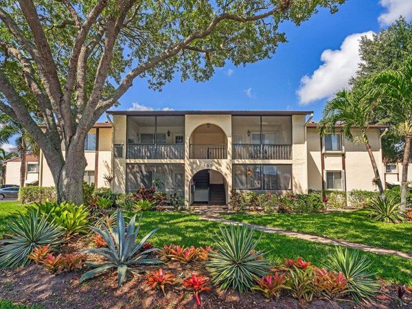 103 Lake Pine Circle Circle, Unit D-1, Greenacres, FL 33463