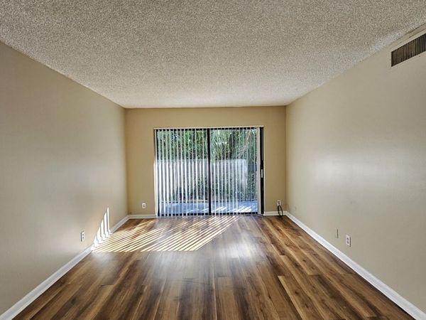 1950 N Congress Avenue, Unit 207, West Palm Beach, FL 33401