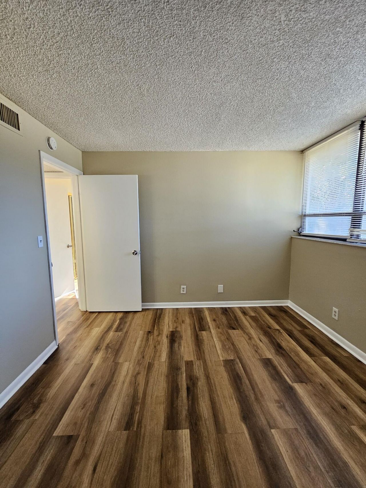 1950 N Congress Avenue, Unit 207, West Palm Beach, FL 33401 Photo