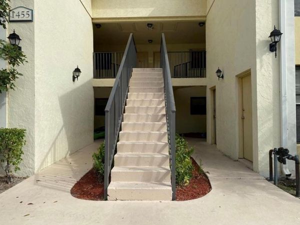 1455 Lake Crystal Drive, Unit H, West Palm Beach, FL 33411