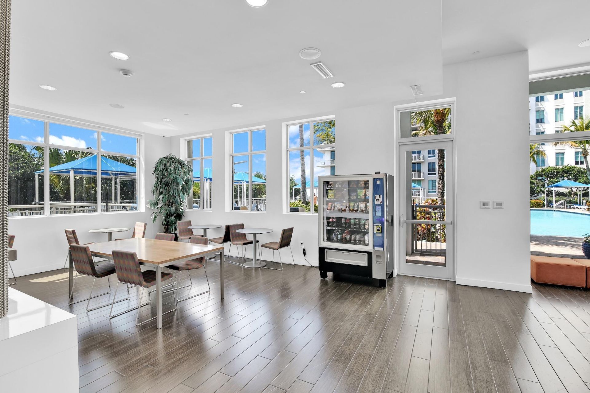 300 S Australian Avenue, Unit 125, West Palm Beach, FL 33401 Photo