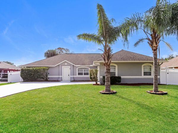 1614 SE Goucho Avenue, Port Saint Lucie, FL 34952
