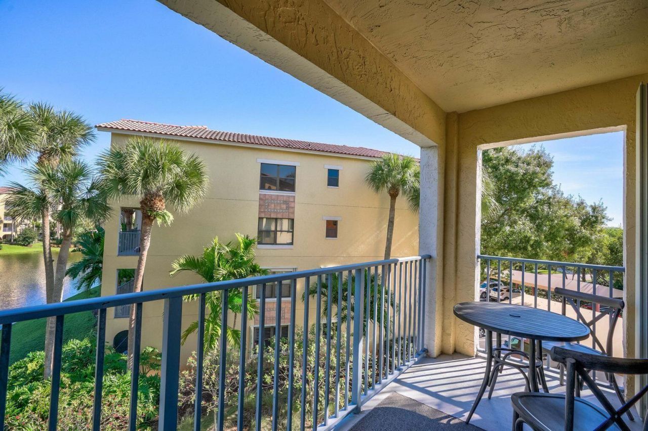 300 Uno Lago Drive, Unit 305, Juno Beach, FL 33408 Photo