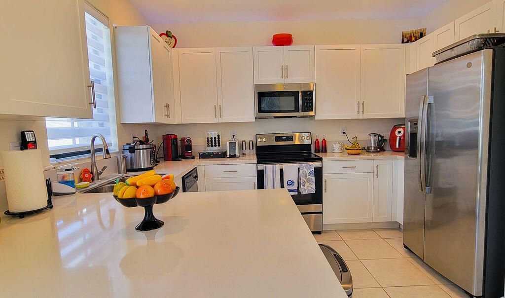 10902 W 33rd Way, Hialeah, FL 33018 Photo