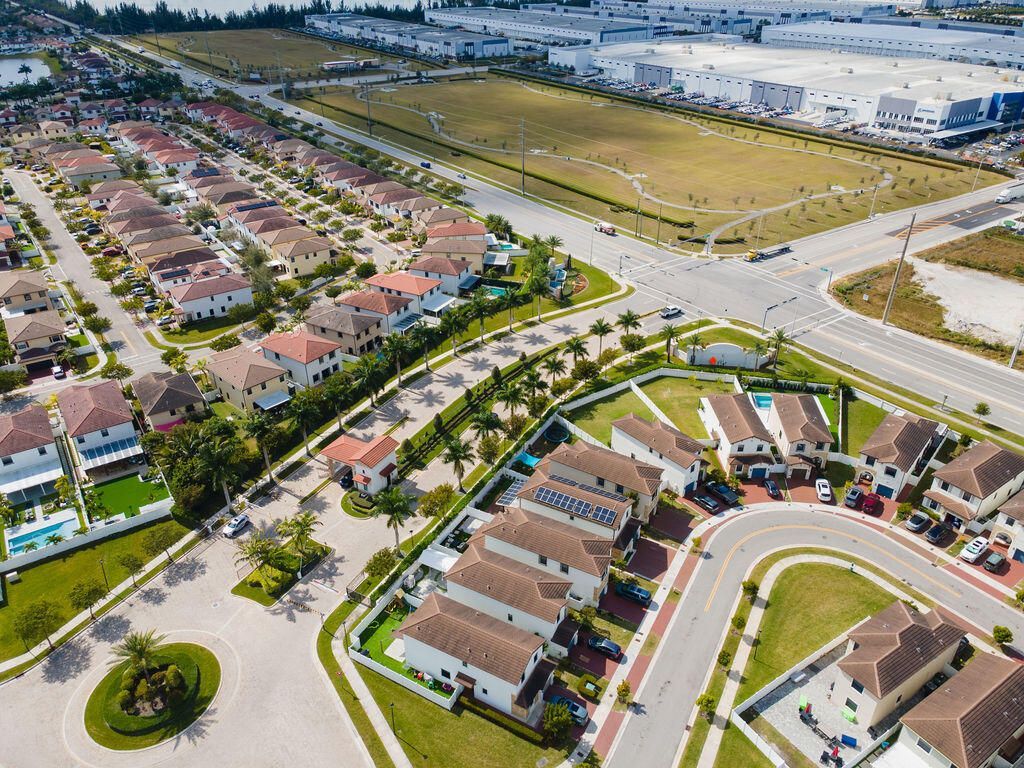 10902 W 33rd Way, Hialeah, FL 33018 Photo