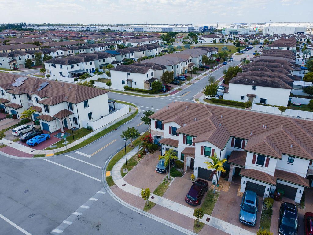 10902 W 33rd Way, Hialeah, FL 33018 Photo