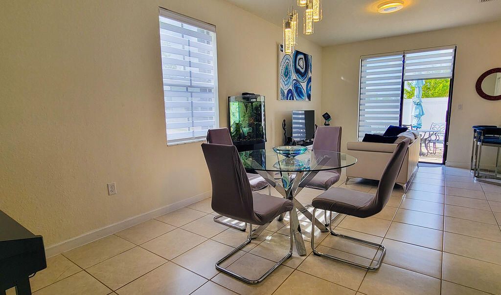 10902 W 33rd Way, Hialeah, FL 33018 Photo