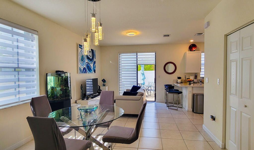 10902 W 33rd Way, Hialeah, FL 33018 Photo