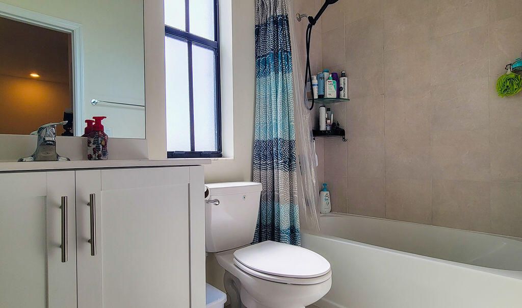 10902 W 33rd Way, Hialeah, FL 33018 Photo