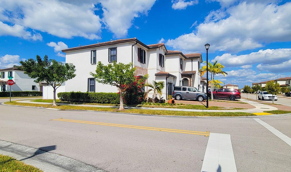 10902 W 33rd Way, Hialeah, FL 33018 Photo