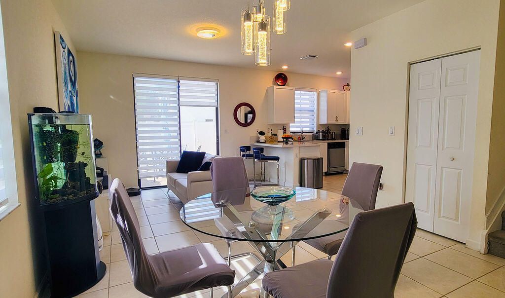 10902 W 33rd Way, Hialeah, FL 33018 Photo