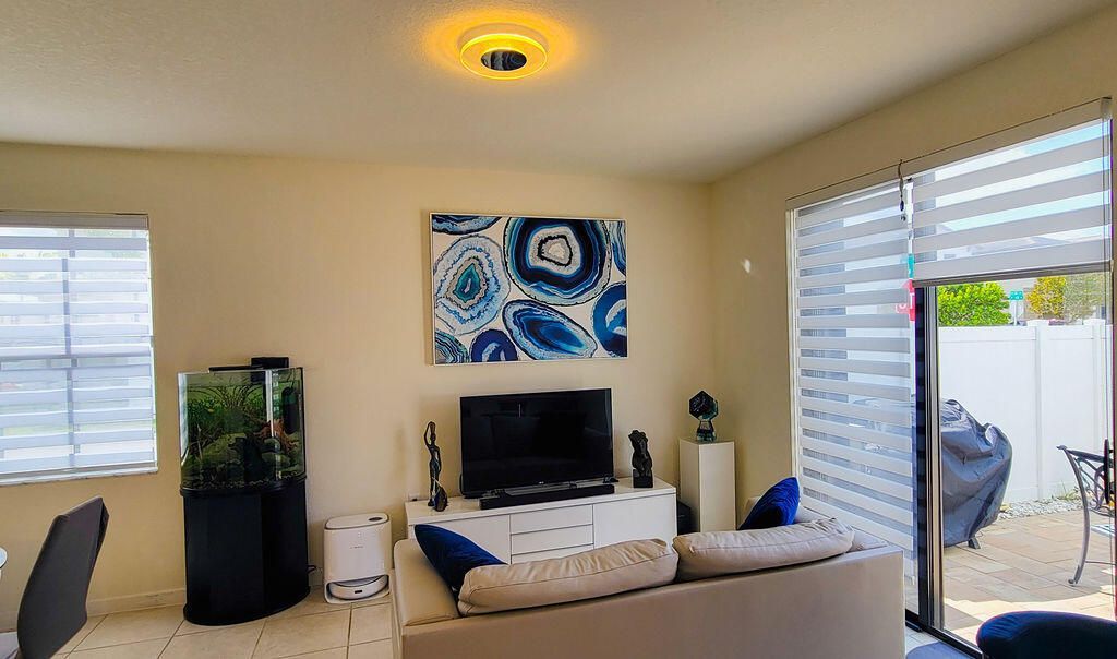 10902 W 33rd Way, Hialeah, FL 33018 Photo