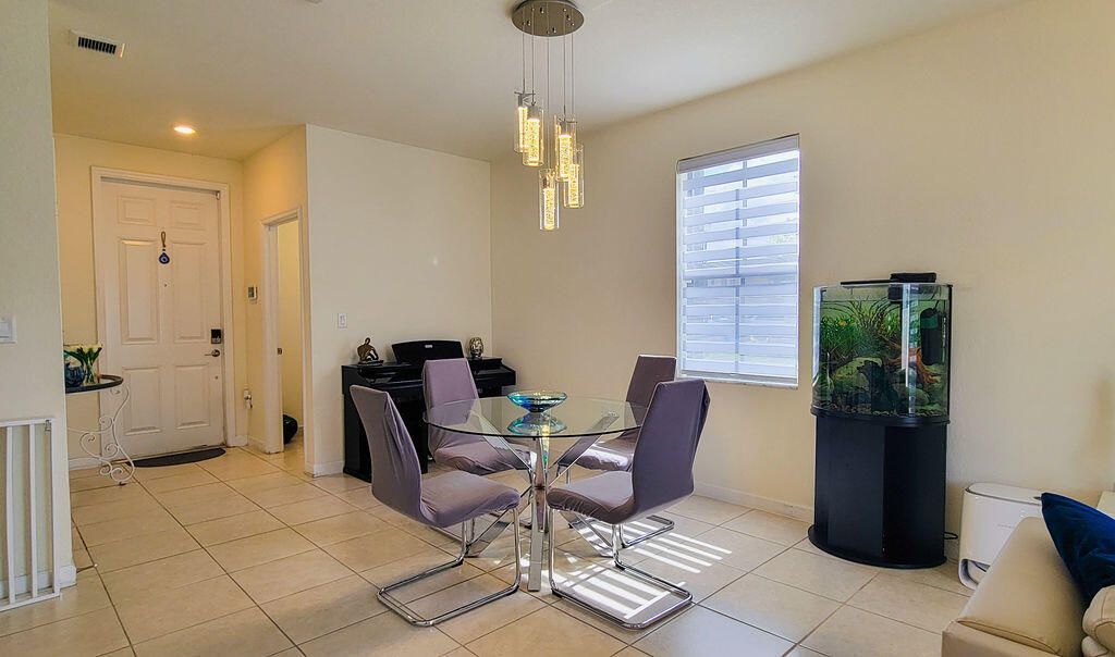 10902 W 33rd Way, Hialeah, FL 33018 Photo